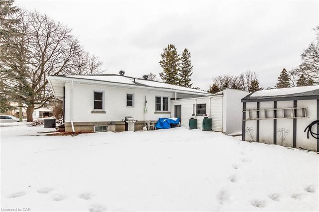 33 Lowrey Avenue S, House detached with 4 bedrooms, 2 bathrooms and 7 parking in Cambridge ON | Image 17