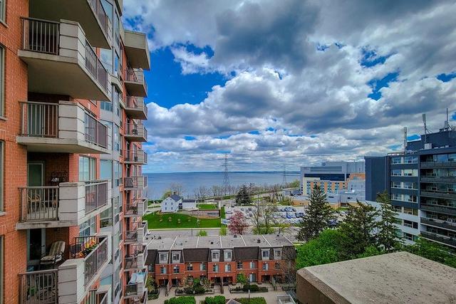 1001 - 442 Maple Avenue, Condo with 2 bedrooms, 2 bathrooms and 1 parking in Burlington ON | Image 11