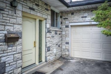 10 Tinder Cres, House detached with 4 bedrooms, 2 bathrooms and 3 parking in Toronto ON | Image 5