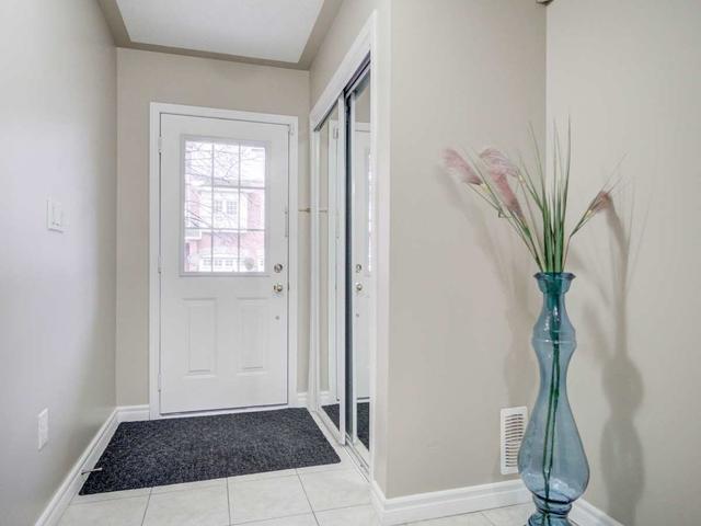 285 - 3030 Breakwater Crt, Townhouse with 3 bedrooms, 3 bathrooms and 2 parking in Mississauga ON | Image 2