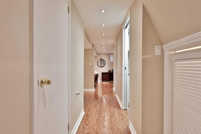 973 Cosburn Ave, House detached with 1 bedrooms, 2 bathrooms and 1 parking in Toronto ON | Image 9