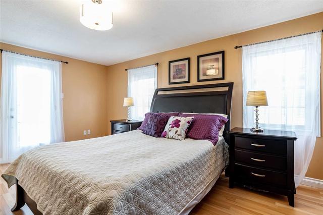 318 Wake Robin Cres, House detached with 3 bedrooms, 2 bathrooms and 3 parking in Kitchener ON | Image 6