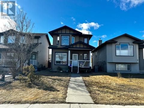 9009 93 Avenue, House detached with 4 bedrooms, 3 bathrooms and 2 parking in Grande Prairie AB | Card Image