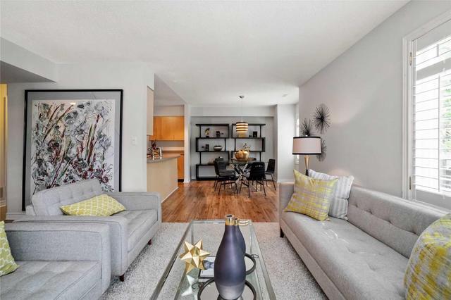 Th4 - 208 Niagara St, Townhouse with 3 bedrooms, 2 bathrooms and 1 parking in Toronto ON | Image 4