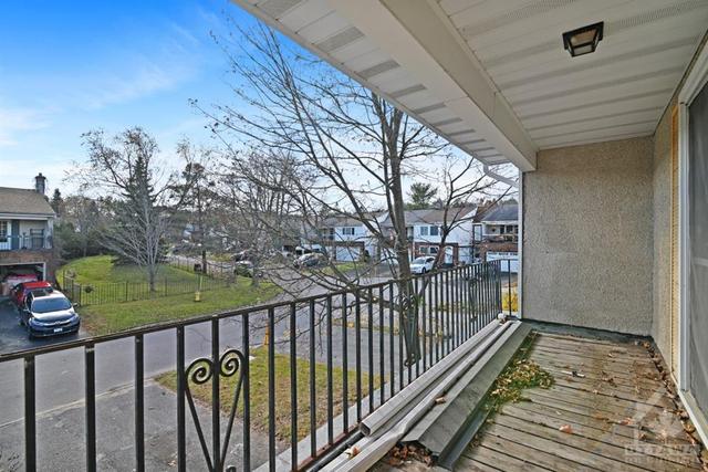 17 Estelle Crescent, Townhouse with 3 bedrooms, 2 bathrooms and 4 parking in Ottawa ON | Image 22