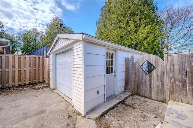 56 Dumbarton St, House detached with 2 bedrooms, 2 bathrooms and 5 parking in Guelph ON | Image 21