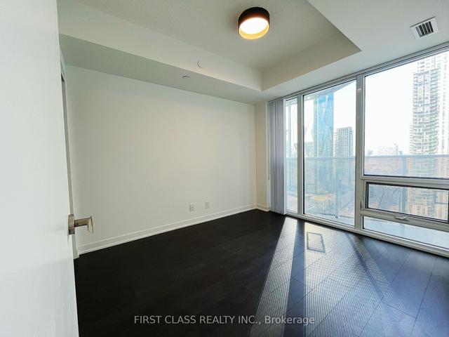 2405 - 100 Harbour St, Condo with 1 bedrooms, 1 bathrooms and 0 parking in Toronto ON | Image 15