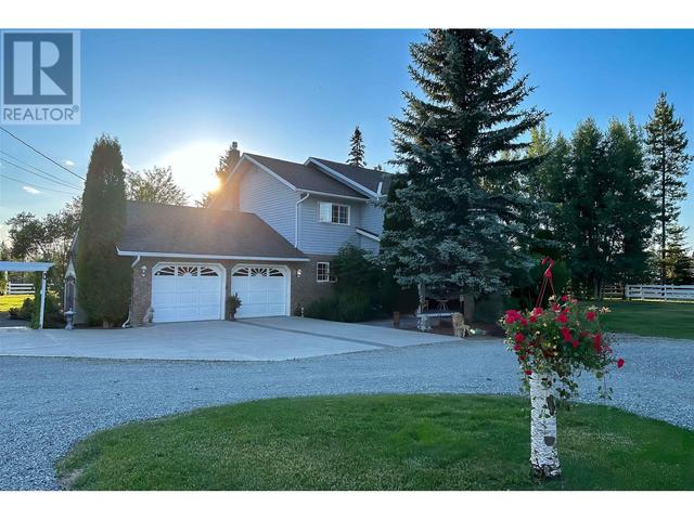 13725 Waldina Road, House detached with 3 bedrooms, 3 bathrooms and null parking in Fraser Fort George C BC | Image 2