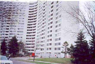 404 - 530 Lolita Gdns, Condo with 3 bedrooms, 1 bathrooms and 1 parking in Mississauga ON | Image 1