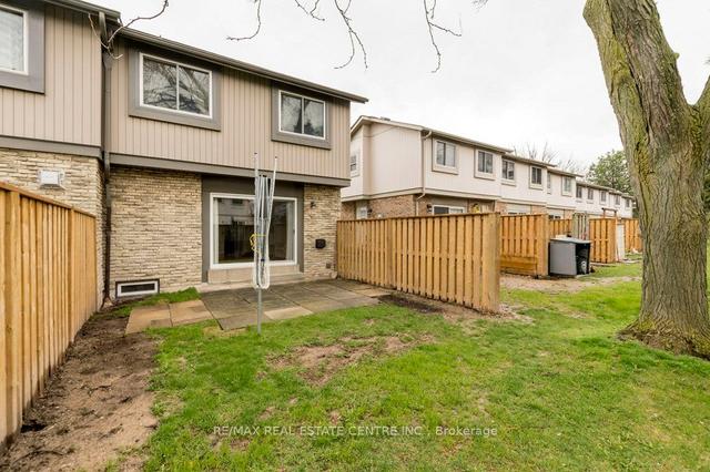 314 Wilson Dr, Townhouse with 3 bedrooms, 2 bathrooms and 1 parking in Milton ON | Image 22