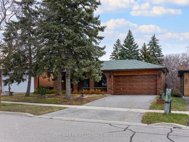 7 Ivybridge Dr, House detached with 3 bedrooms, 2 bathrooms and 6 parking in Toronto ON | Image 1