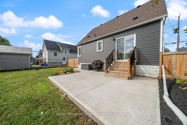 67 West 1st St, House detached with 3 bedrooms, 3 bathrooms and 3 parking in Hamilton ON | Image 28