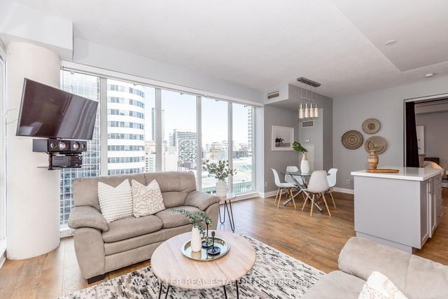 1906 - 220 Victoria St, Condo with 2 bedrooms, 2 bathrooms and 0 parking in Toronto ON | Image 2