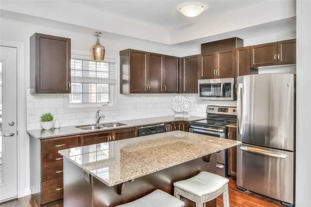 8 Hyde Park Mews, Condo with 2 bedrooms, 3 bathrooms and 1 parking in Kitchener ON | Image 5