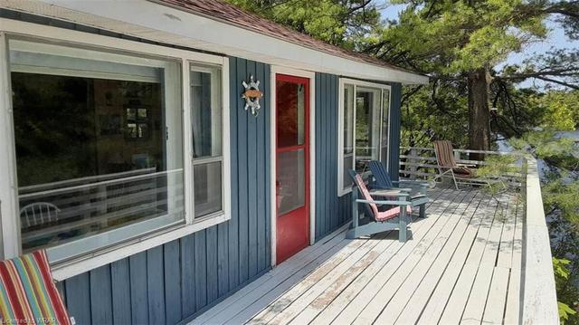 1370 Island 360 Six Mile Lake, House detached with 3 bedrooms, 1 bathrooms and null parking in Georgian Bay ON | Image 6