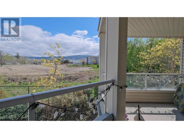 210 - 515 Houghton Road, Condo with 2 bedrooms, 2 bathrooms and null parking in Kelowna BC | Image 16