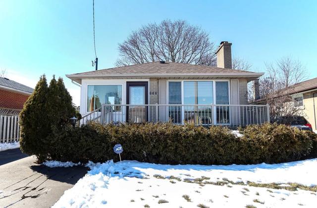 666 Perry Cres, House detached with 3 bedrooms, 2 bathrooms and 5 parking in Oshawa ON | Image 1