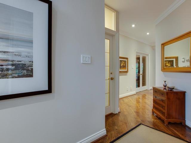 30 Regina Ave, House detached with 4 bedrooms, 4 bathrooms and 2 parking in Toronto ON | Image 3