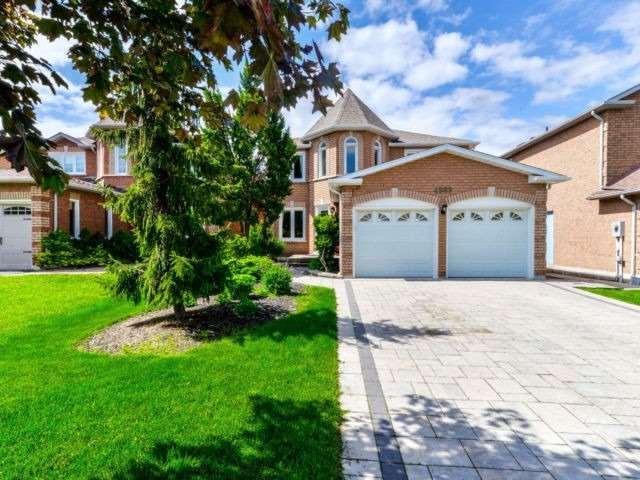 4989 Rosebush Rd, House detached with 4 bedrooms, 4 bathrooms and 4 parking in Mississauga ON | Image 1