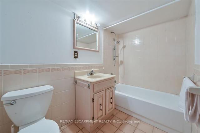 21 Rosslyn Ave N, House detached with 4 bedrooms, 2 bathrooms and 2 parking in Hamilton ON | Image 21