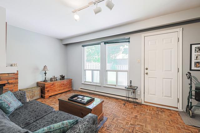 19 Edgar Woods Rd, Townhouse with 3 bedrooms, 3 bathrooms and 2 parking in Toronto ON | Image 18
