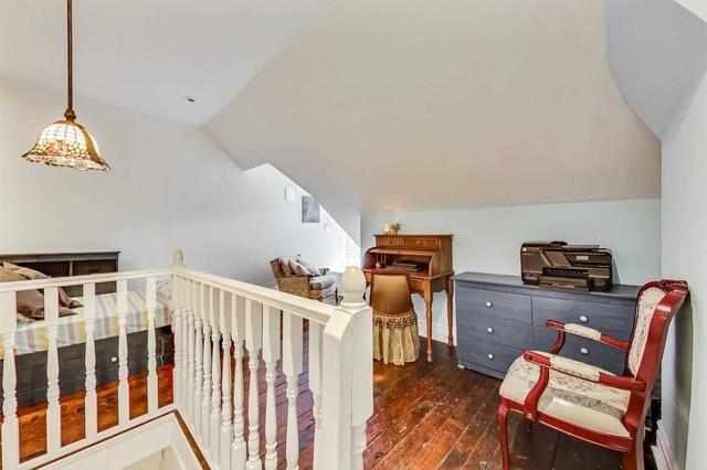 19 Laurier Ave, House attached with 4 bedrooms, 3 bathrooms and 0 parking in Toronto ON | Image 17