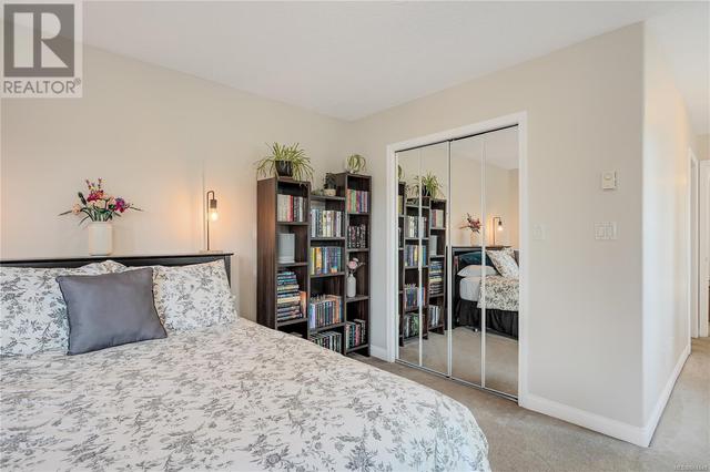 Easy Room for King Size Bed and Walk In Closet | Image 33