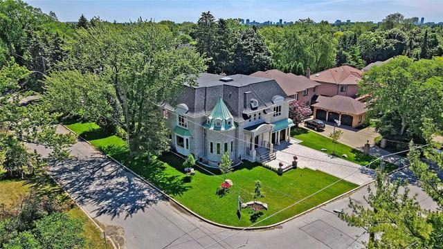 19 Berkindale Dr, House detached with 5 bedrooms, 9 bathrooms and 9 parking in Toronto ON | Image 30
