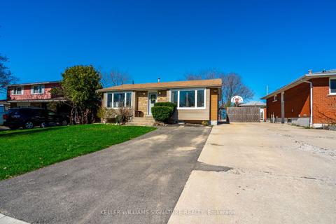 38 Redwing Rd, House detached with 3 bedrooms, 2 bathrooms and 4 parking in Hamilton ON | Card Image