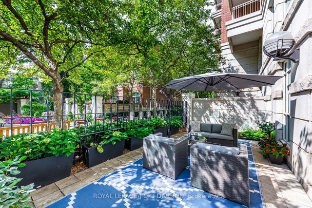112 - 38 Avenue Rd, Townhouse with 2 bedrooms, 3 bathrooms and 1 parking in Toronto ON | Image 4