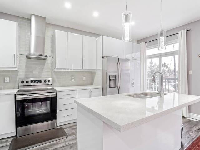 3644 Twinmaple Dr, House semidetached with 3 bedrooms, 4 bathrooms and 5 parking in Mississauga ON | Image 2
