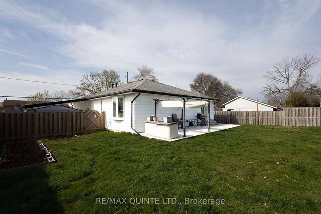 12 Byron St, House detached with 4 bedrooms, 2 bathrooms and 7 parking in Belleville ON | Image 27