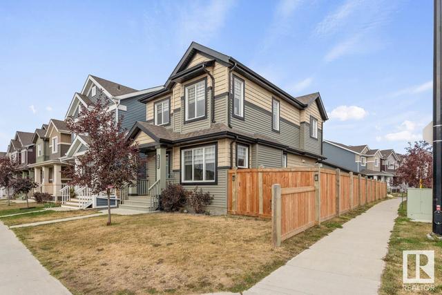 425 Orchards Bv Sw, House detached with 3 bedrooms, 2 bathrooms and 2 parking in Edmonton AB | Card Image