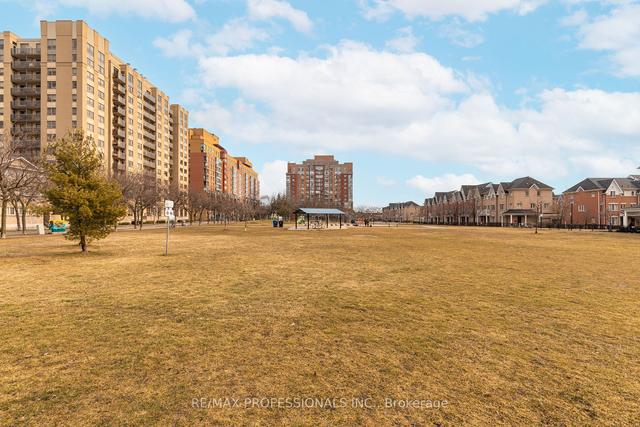 313 - 4 Elsinore Path, Condo with 2 bedrooms, 1 bathrooms and 1 parking in Toronto ON | Image 15