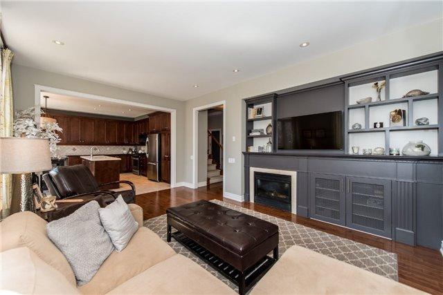 3312 Raspberry Bush Tr, House detached with 4 bedrooms, 4 bathrooms and 2 parking in Oakville ON | Image 7