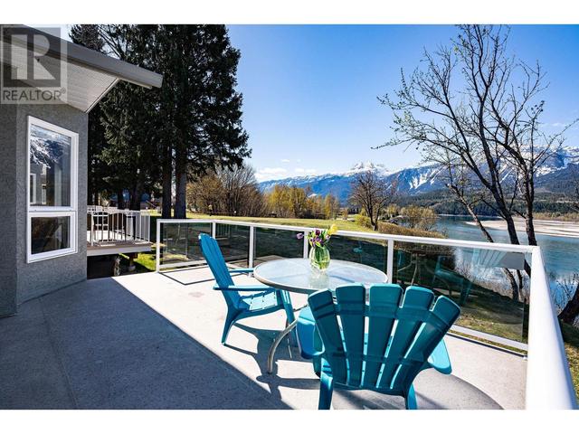 408 Fifth Street W, House attached with 3 bedrooms, 2 bathrooms and 2 parking in Revelstoke BC | Image 16