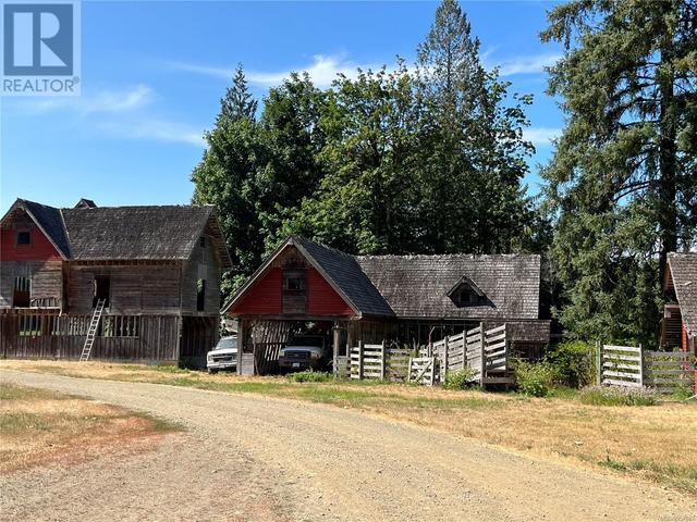 8991 Island Hwy S, House detached with 2 bedrooms, 1 bathrooms and 10 parking in Comox Valley A BC | Image 10