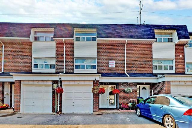 136 Purpledusk Tr, Townhouse with 4 bedrooms, 2 bathrooms and 3 parking in Toronto ON | Image 1