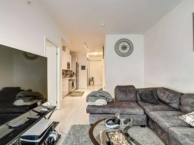 2305 - 2908 Highway 7, Condo with 1 bedrooms, 2 bathrooms and 1 parking in Vaughan ON | Image 11