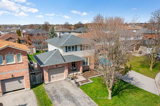 26 Arran Crt, House detached with 3 bedrooms, 2 bathrooms and 5 parking in Clarington ON | Image 12
