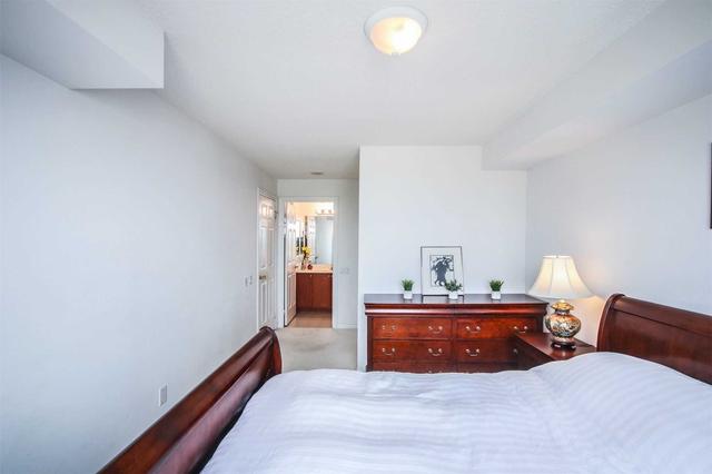 1208 - 61 Town Centre Crt, Condo with 2 bedrooms, 2 bathrooms and 1 parking in Toronto ON | Image 6