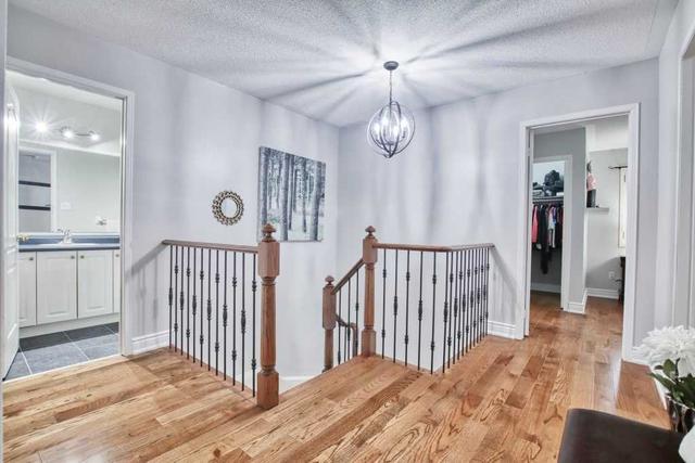 27 Trudelle Cres, House detached with 4 bedrooms, 4 bathrooms and 4 parking in Brampton ON | Image 11