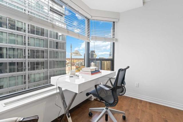 1802 - 175 Cumberland St, Condo with 2 bedrooms, 2 bathrooms and 1 parking in Toronto ON | Image 9