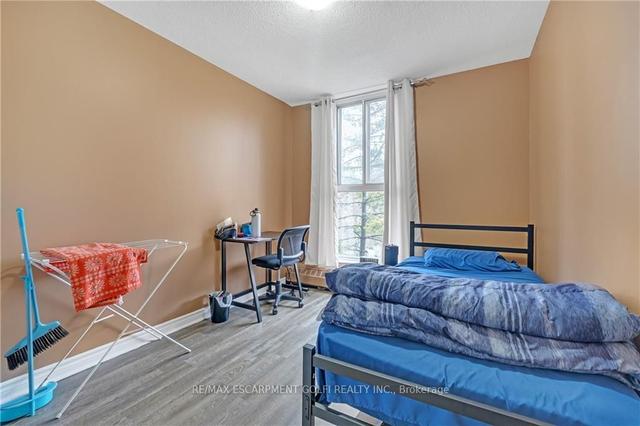 402 - 1966 Main St W, Condo with 3 bedrooms, 2 bathrooms and 1 parking in Hamilton ON | Image 16