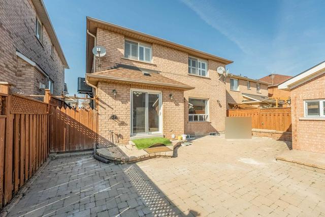 14 Upper Highlands Dr, House detached with 3 bedrooms, 4 bathrooms and 4 parking in Brampton ON | Image 35