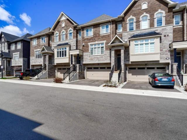2251 Khalsa Gate, House attached with 4 bedrooms, 3 bathrooms and 2 parking in Oakville ON | Image 2