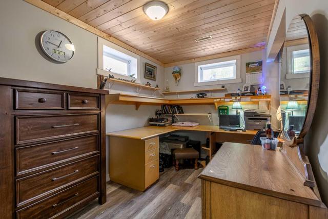 85 n 250 W, House detached with 5 bedrooms, 2 bathrooms and 4 parking in Raymond AB | Image 30
