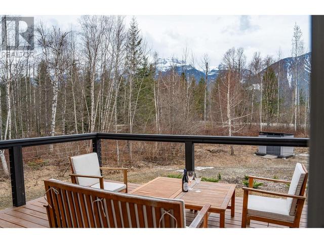 3108 Airport Way, House detached with 8 bedrooms, 7 bathrooms and null parking in Columbia Shuswap B BC | Image 20
