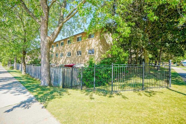 69 - 405 Hyacinthe Blvd N, Townhouse with 3 bedrooms, 2 bathrooms and 2 parking in Mississauga ON | Image 28