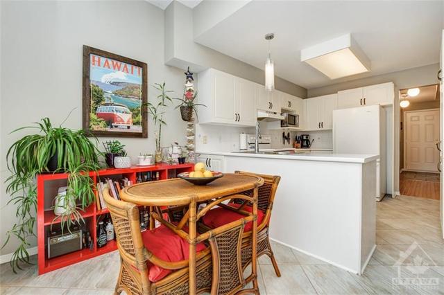 1816 Hialeah Drive, Townhouse with 3 bedrooms, 2 bathrooms and 3 parking in Ottawa ON | Image 17